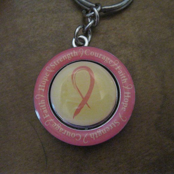 5 Items Lot -- Better Homes PINK Cookbook & 3 Key chains + 1 Cookie cutter C Pic - Picture 11 of 11